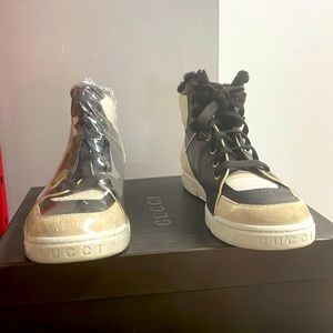 Mens Gucci suede and Shearing high top sneaker size 9.5
